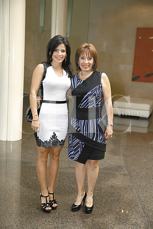 Claudia de la Torre de López y Tere C. de la Torre