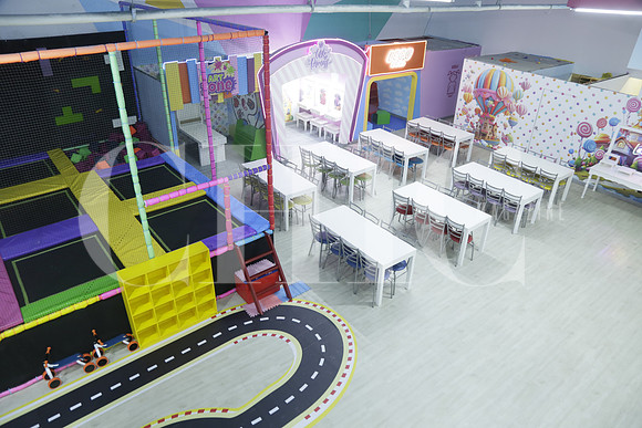 Aspectos de interiores y areas de Rock n Play (16)