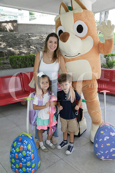 Claudia Barbosa de Garate, Valentina Garate y Ricardo Garate