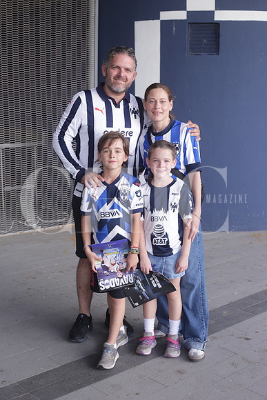 Jorge Canales, Denise Rosiles, Angel Canales y Valeria Canales