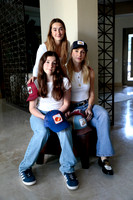 Vangy Gonzalez, Eva Martinez Gonzalez y Sara Martinez Gonzalez 11