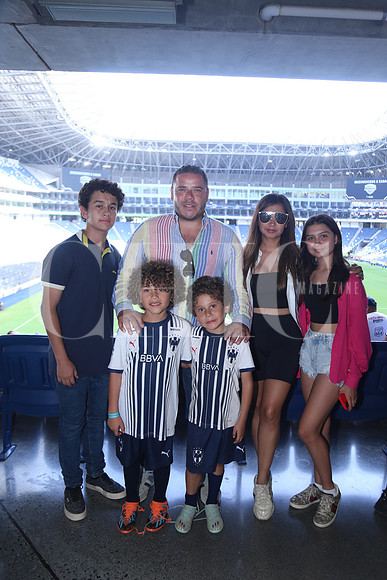 Carlo Castañeda, Aldo Avendaño, Karla Garza, Aldo Avendaño, Luca Avendaño y Ana Paula Castañeda