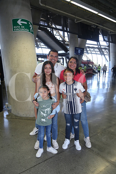 Jair Villanueva, Kelby Cortés, Dana Villanueva, Isabela Villanueva y Sofia Villanueva