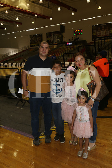 Benito Gallegos, Mateo Gallegos, Sofia Gallergos, Nena Aguirre de Gallegos y Lucia Gallegos