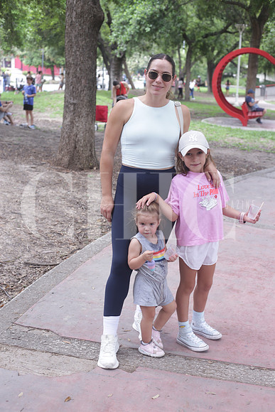 Mariana Torres, Mila López y Mara López 0