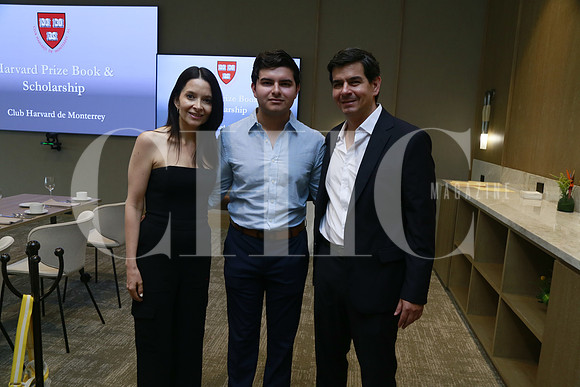 Georgina Yañez de Gutíerrez, Luis Gutíerrez y Gastón Gutíerrez (3)