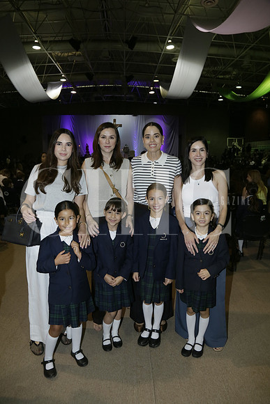 Ana Pau Franco, Diana Garza, Carolina Ortega, Natalia Calva, Mía Rodríguez, Luciana Harquin, Rebeca López y Luciana Hinojosa