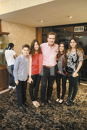 Antonio Pena, Macarena Pena, Antonio Pena, Valentina Pena y Paloma Pena (2)