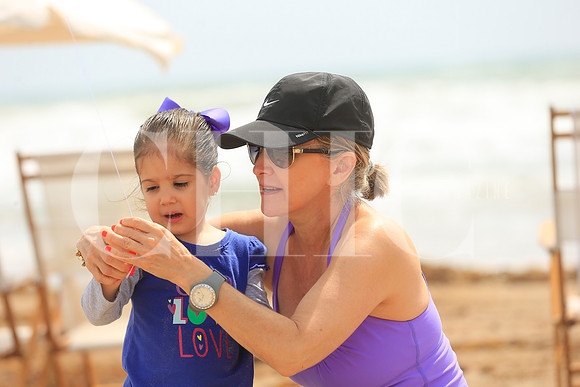 Lía Elizondo Doria y Nena Ballesteros de Doria (26)
