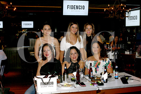 Misu Bazan, MArisela Castro, Dinora Garza, Vero Arroyave, MArtha Arroyave y Sara Valdes