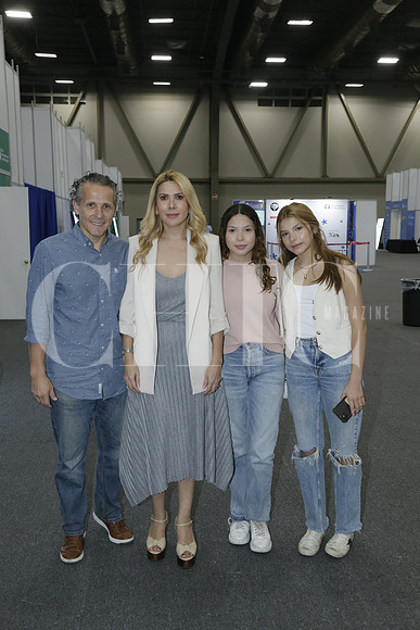 Roberto Garza, Margarita Arellanes, Loreta Garza e Isabella Garza (2)