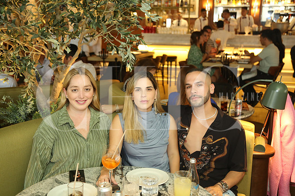 Estefany Roxan, Pau Martínez de Altamirano y Carlos Zaur0