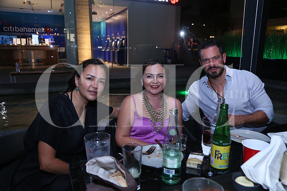 Mónica Saro, Gloria Siller y Rodrigo de la Garza
