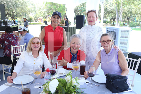 Patricia Gómez de Wise, Gabriela Quezada de Ortega, Estrella Guzmán, Sara Treviño de Gutiérrez y Susana Segovia