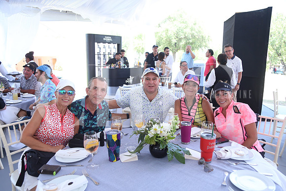 Katia Garza de Siwady, Ricardo Siwady, Aldo González, Claudia Guerra de González y Vero Palma