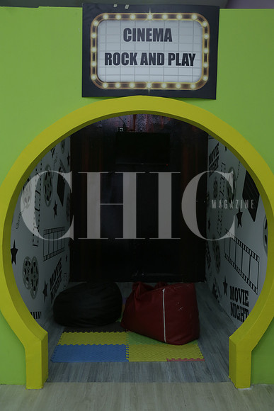 Aspectos de interiores y areas de Rock n Play (27)