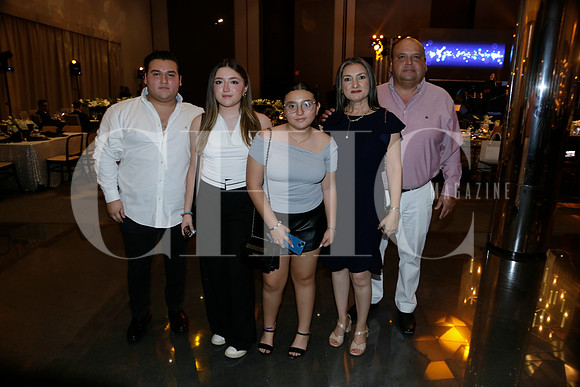 José Miguel Martínez, Viviana Martínez, Ana Victoria Martínez, Paola Assad y Miguel Martínez