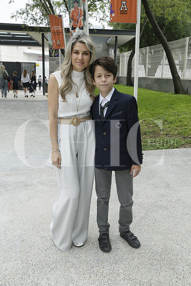 Mara de Martínez y Leonardo Martínez (2)