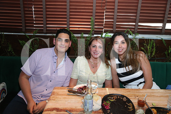 Maurico Cantú, Marcela Cortéz y Mariana Villarreal 0