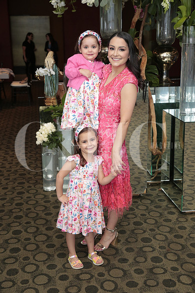 Ana Lucia Garza Nieto, Ily Nieto y Ana Victoria Garza Nieto 10