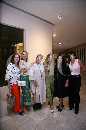 Dina Golberg, Chachi Garza, Norma Villanueva, Sofia Reyes, Diana Caro y Susana Balli_