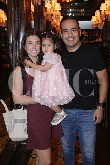 ( Madalena) Romina Martínez, Aria Ruíz y Javier Ruíz