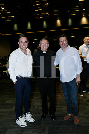 Hector Garza, padre Patrick y Jorge Velarde (2)