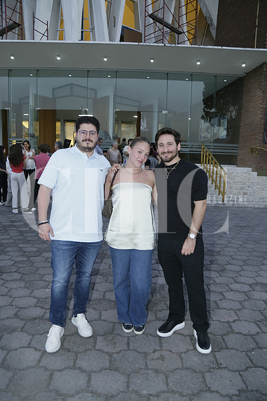 Alejandro Hinojosa, Camila Wise y Evaristo González (2)