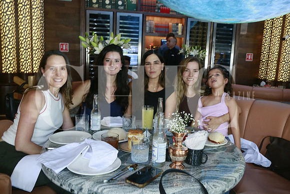 María José Hernández, Viviana Silveira, Pau Martínez, Noemí Vonnacher y Eugenia Licón (2)