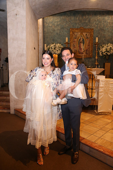 Eugenia Aldape de Garza, Adrián Garza, Benjamin Garza y Emilia Garza 2