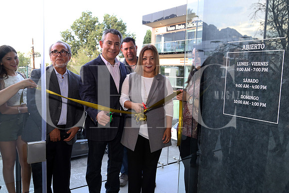Corte del listón, Rubén García y Myrna Mendoza de García