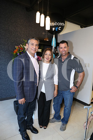 Raymundo García, Myrna Mendoza de García y Ricardo Salinas