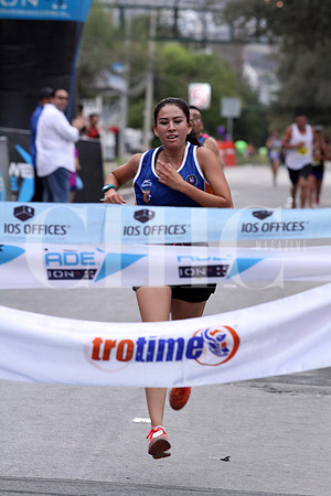 Cyntia Pulido, ganadora rama femenil 5k