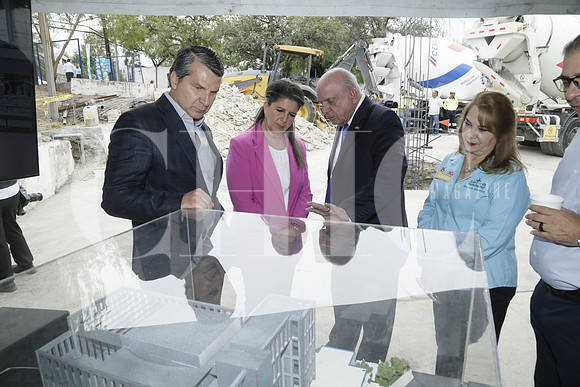 Enrique Gómez Junco, Martha Herrera y James Colyer