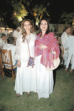 Balbina Sada de Gómez y Verónica Sada