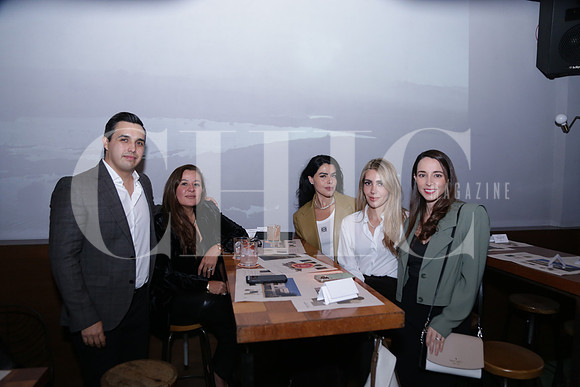 Ramiro Flores, Karla López, Priscila Barrera, Pamela Barrera y Alejandra Serna 1