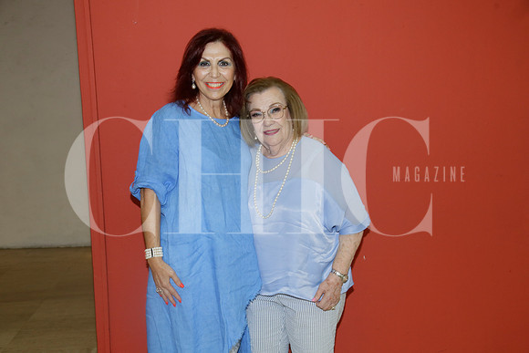 Patty García y Adelita de Dávila