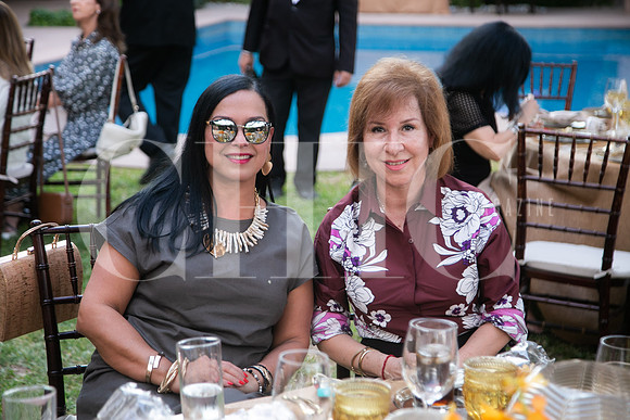 Mireya Montemayor de Pérez Salinas y Ofelia Navarro 0