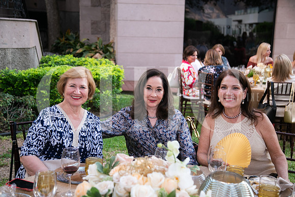 Carmen Vega, Edna Boone e Irma Treviño de García_