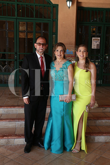 José Mario Garza, Graciela Llovera de Garza y Andrea Garza 0