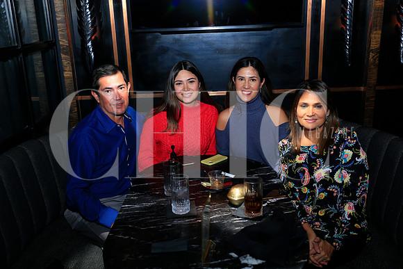 Luis Fernando Castillo, Pamela Castillo, Barbara Castillo y Alma Vela (1)