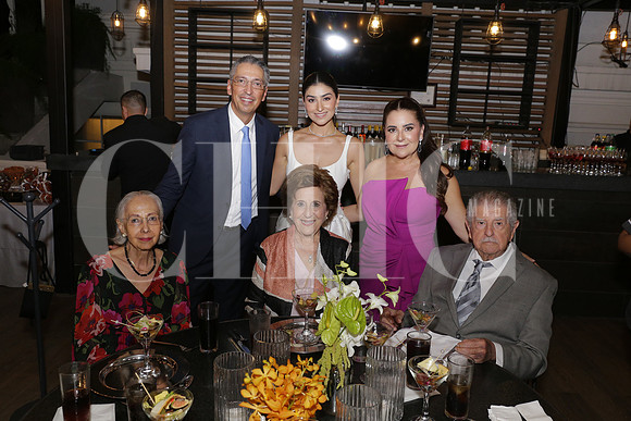 Mary Saenz, Arnoldo Saenz, Alicia Garza, Armando Lozano y Magaly de Saenz 7