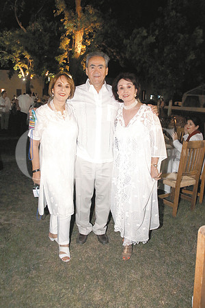 Lilia Pérez Madero, Raúl Pérez Madero y Cecilia Pérez Madero de Sada