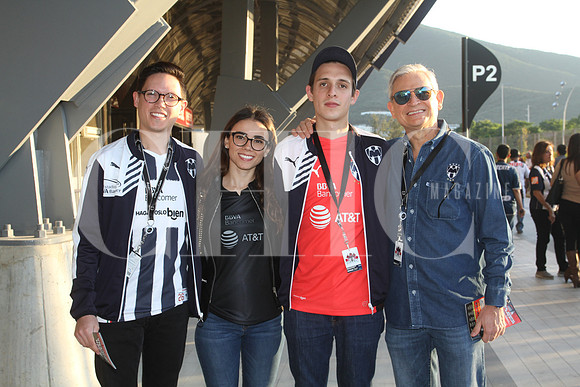 Alberto Araujo, Nadia Morales, Luis Araujo y Luis Araujo