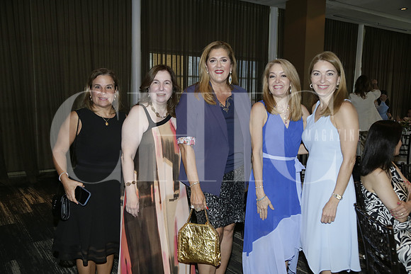Ana Garza de Díaz, Georgina Martínez, Gabriela Iza Alicia Margarita de Ravise y Lucia Lozano