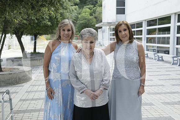 Nancy Santos, Ana María Dresel de Santos y Nelly Santos (3)