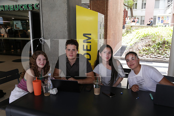 Caro Rivera, Antonio del Angel, Adriana Montemayor y Karla González 1