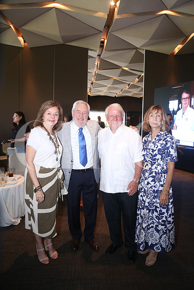 Lily Navarro, Hernán Garza, Alfonso Garza y Lourdes Zambrano