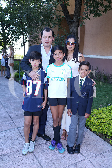 Eugenio Lujan, Denis Roman, Eugenio Lujan, Andrea Lujan y Diego Lujan
