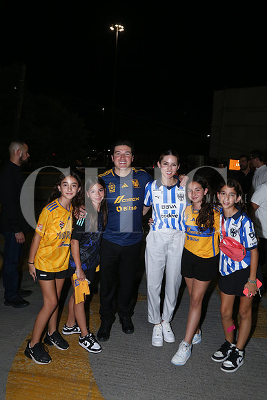 Isabela Franyti, Loreta Garza, Samuel García, Mariana Rodríguez, Andrea Naya y Alexadra Cerbello 1